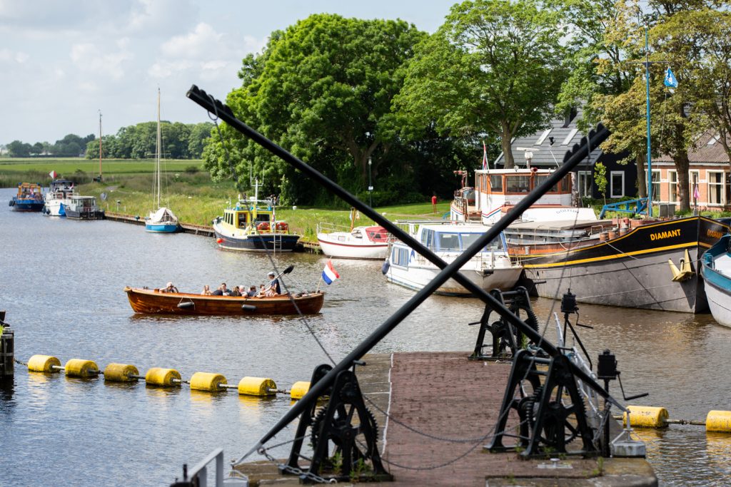 Varen Met Sil bootverhuur in Friesland - opening Sud ie - Foto Marrit Anker 2