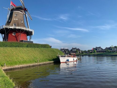 Lobke molen dokkum Huur Lobke voor je bootvakantie in Friesland - Molen Dokkum
