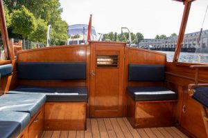 Varen met Samar - stuurhut 2