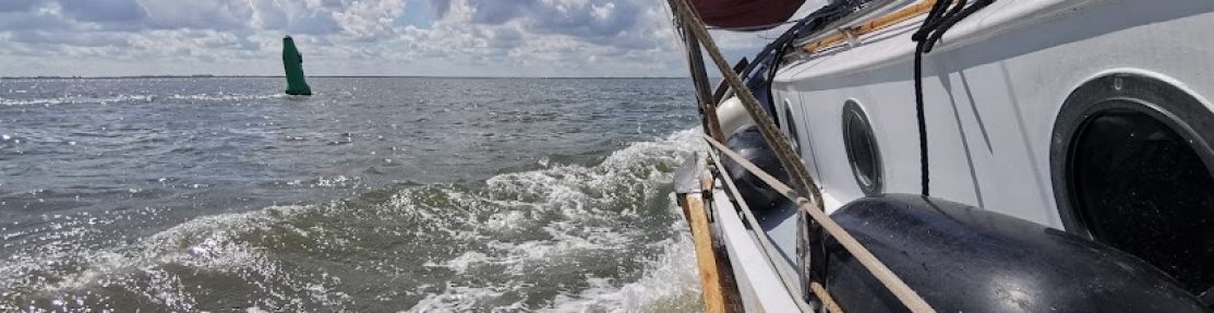 Platbodem Stoarm zeilen op het Wad