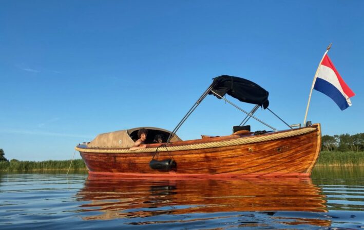 Voor anker met Jort op het Lauwersmeer