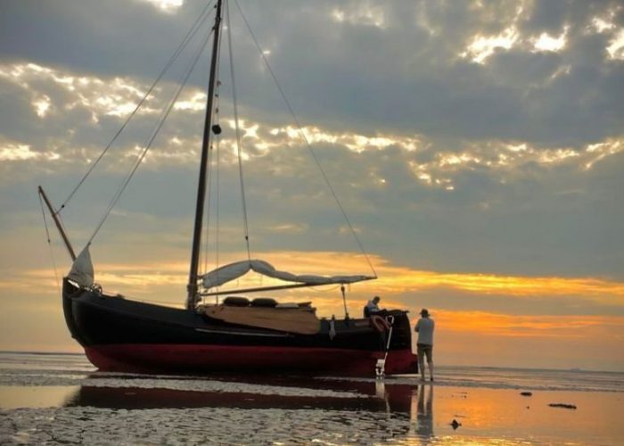 De mossel valt droog bij Schier