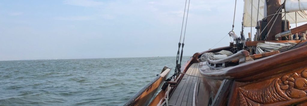 Varen naar Schiermonnikoog met platbodem de Mossel